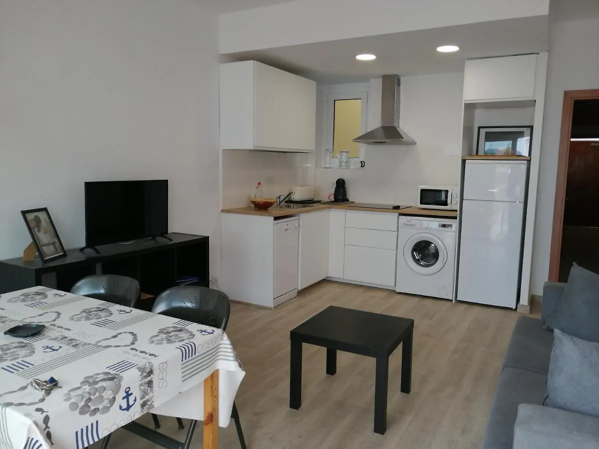 Apartament Passeig Maritim Llanca Apartment