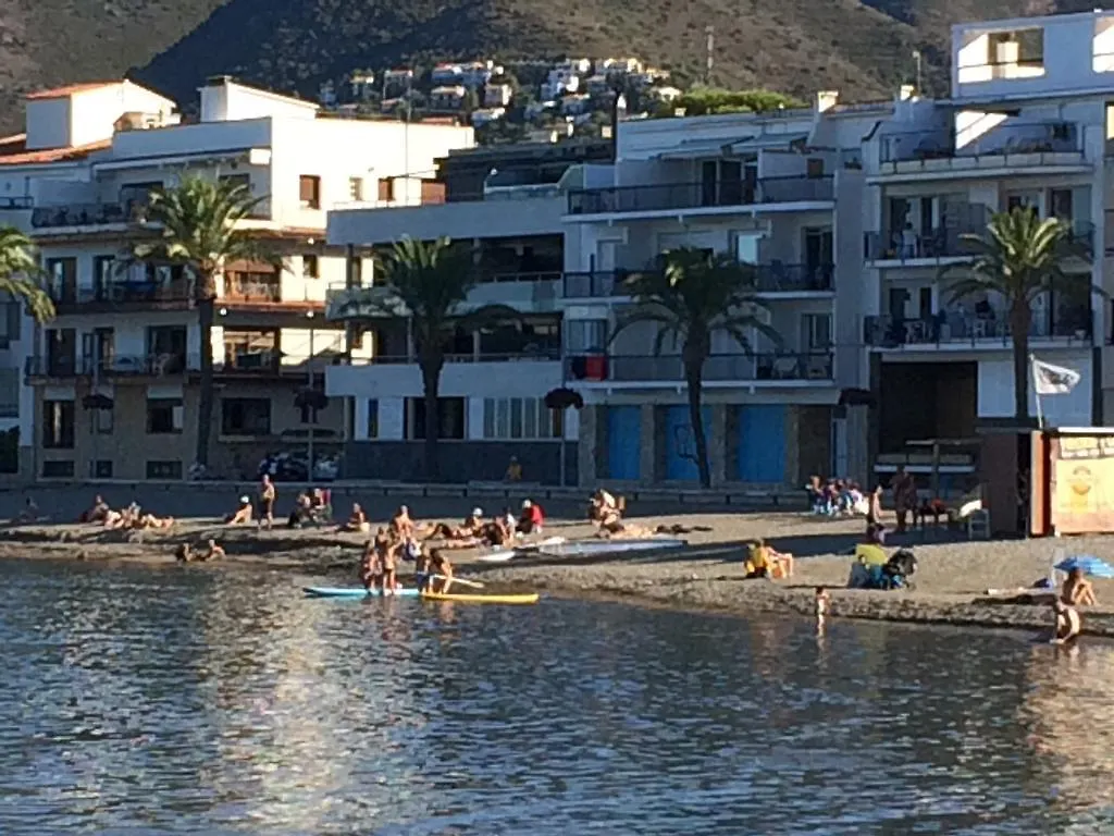 Apartament Passeig Maritim Llança Apartamento